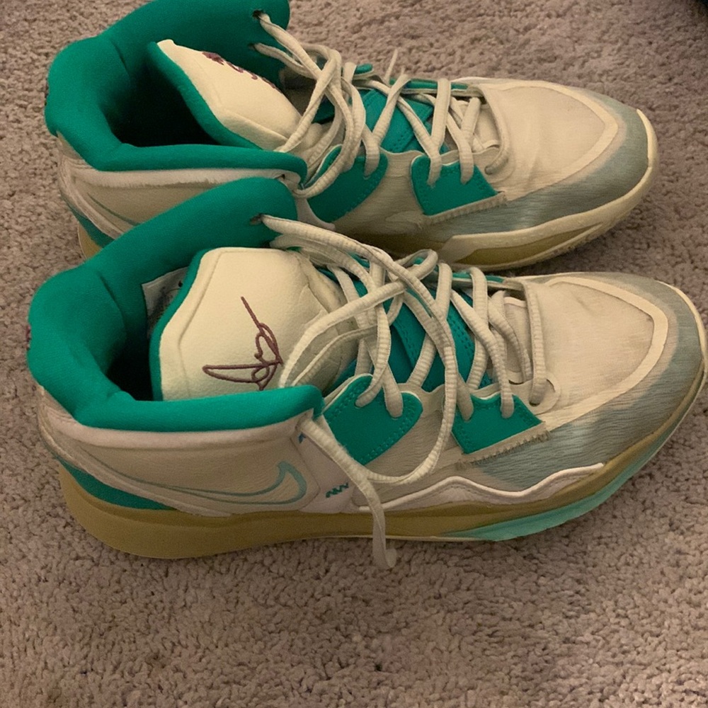 Nike Kyrie Infinity Size 9 men’s